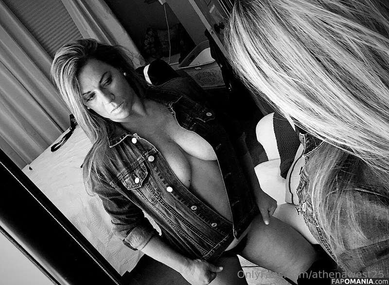 AthenaWest / athenawest25 / https: Naken OnlyFans  Läckta Foto #9