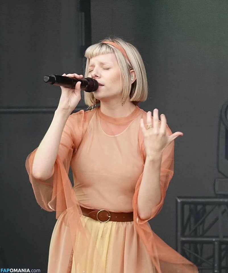 Aurora Aksnes / auroramusic / singer Naken OnlyFans  Läckta Foto #1