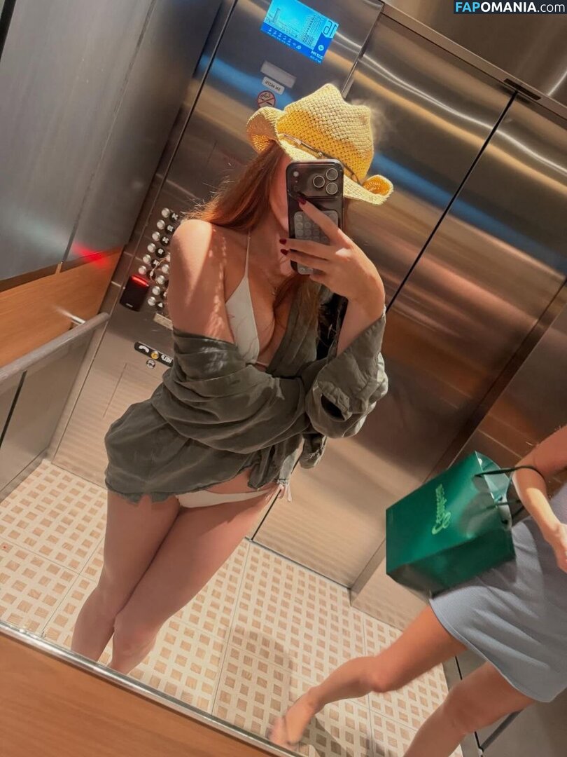 Aurorafoxxxx / scarlettaaurora / ursweetscar / yoursweetaurora Naken OnlyFans  Läckta Foto #15