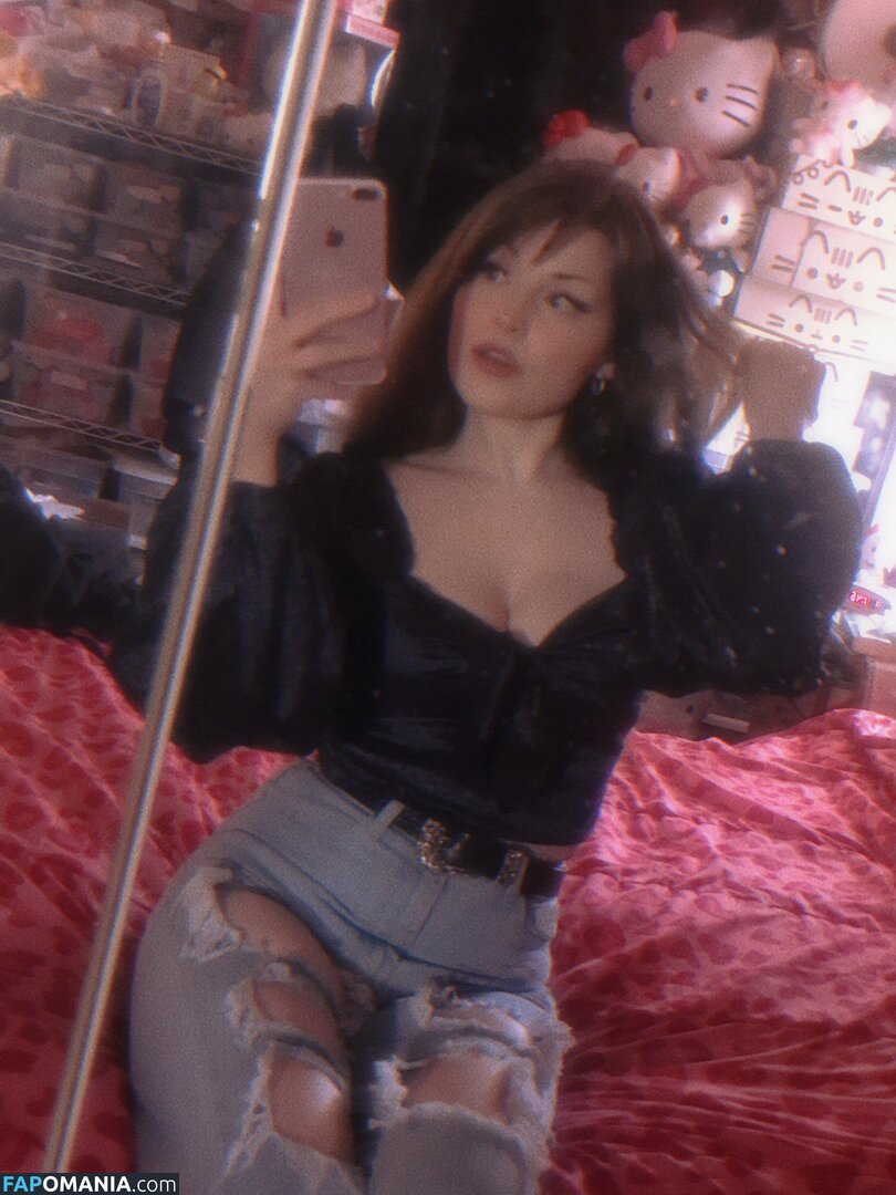 auroraiskira / kingauratv Naken OnlyFans  Läckta Foto #6