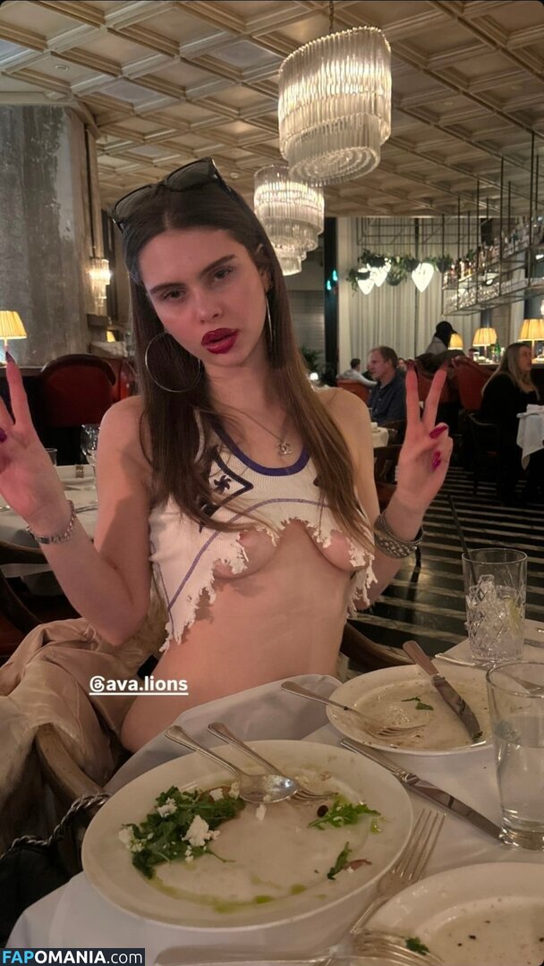 ava.lions / manictrapqueen Naken OnlyFans  Läckta Foto #1
