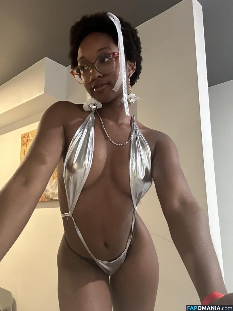 Ava V Marie Naken OnlyFans  Läckta Foto #4