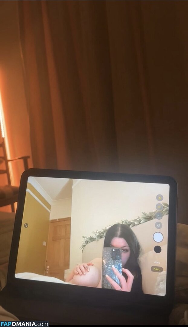 Beth Jones / _bethj05 / bethj0705 / https: Naken OnlyFans  Läckta Foto #3