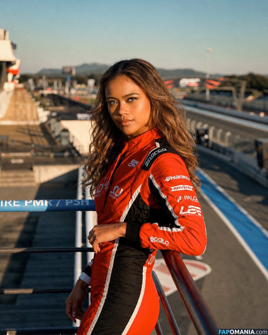Bianca Bustamante / https: / racerbia Naken OnlyFans  Läckta Foto #34