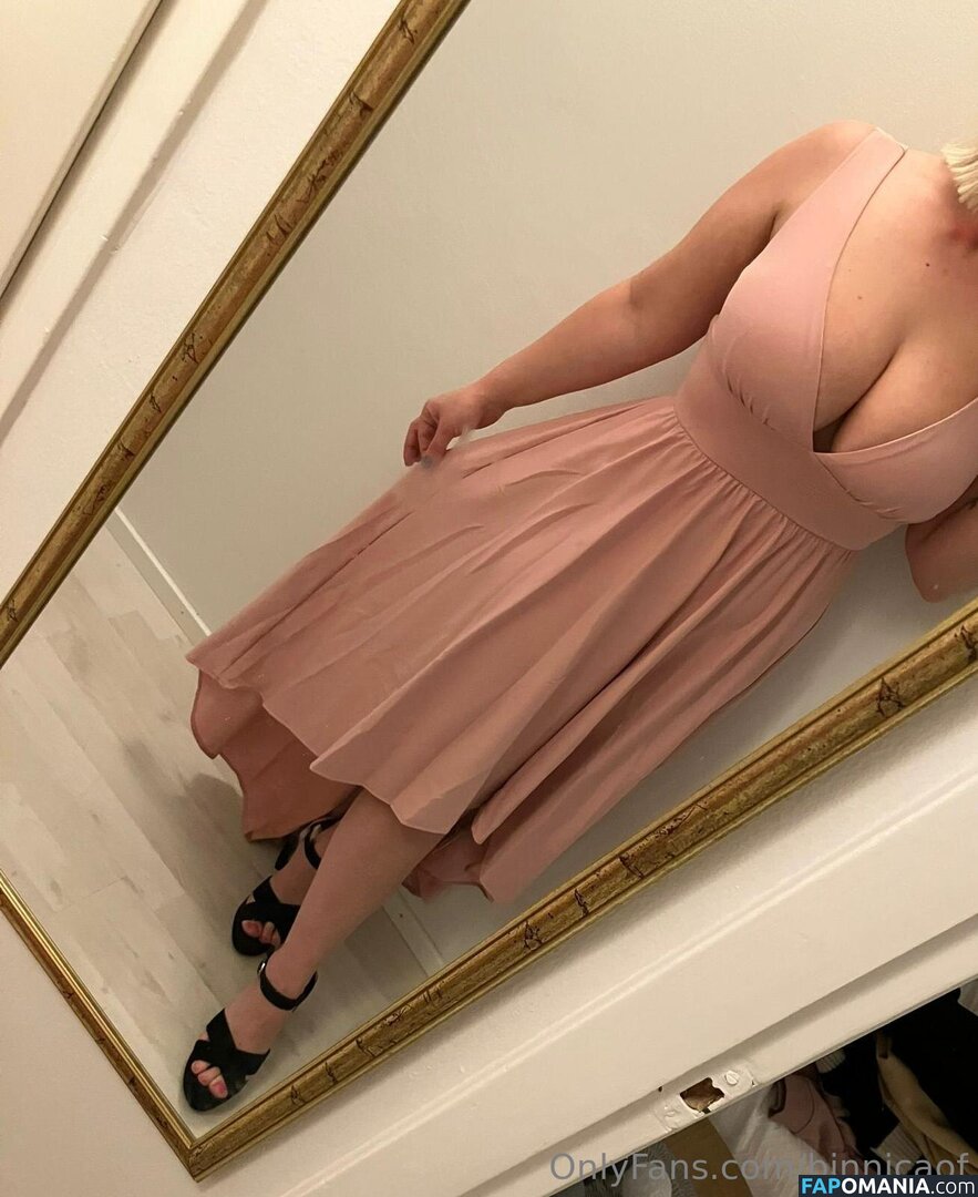 binnicaof / wifey.nextdoor Naken OnlyFans  Läckta Foto #3