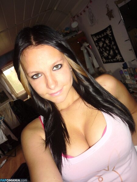 Borsod Naken OnlyFans  Läckta Foto #6