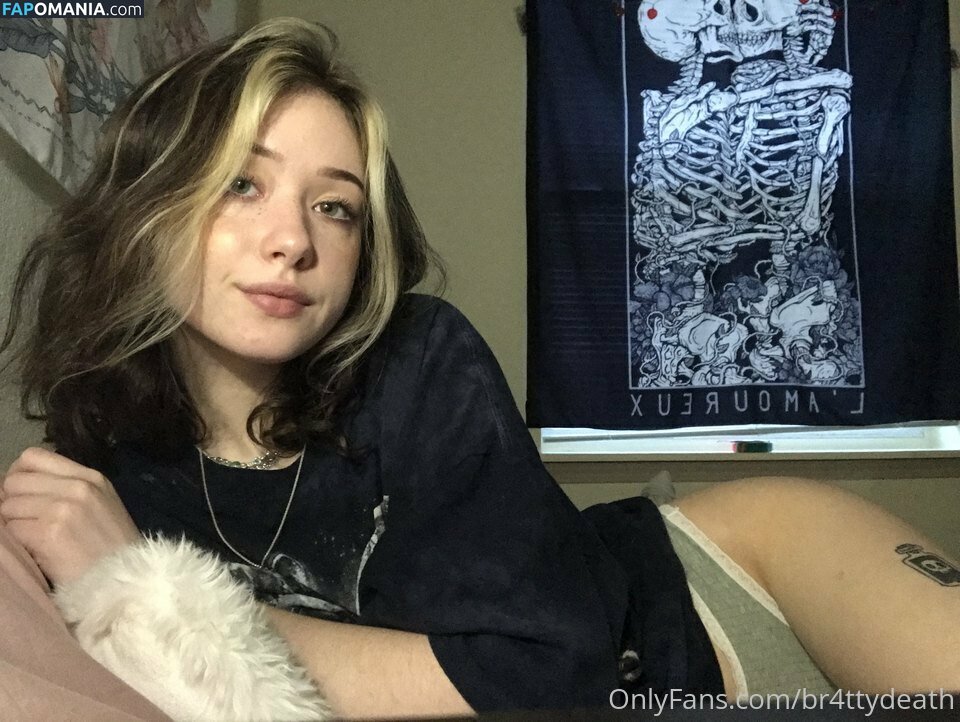 brattydeath / brattyydeath / cherry_grl / waifu.brattyydeath Naken OnlyFans  Läckta Foto #38
