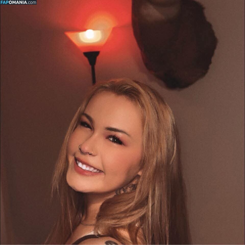 Busty Kristen from Iowa Naken OnlyFans  Läckta Foto #2