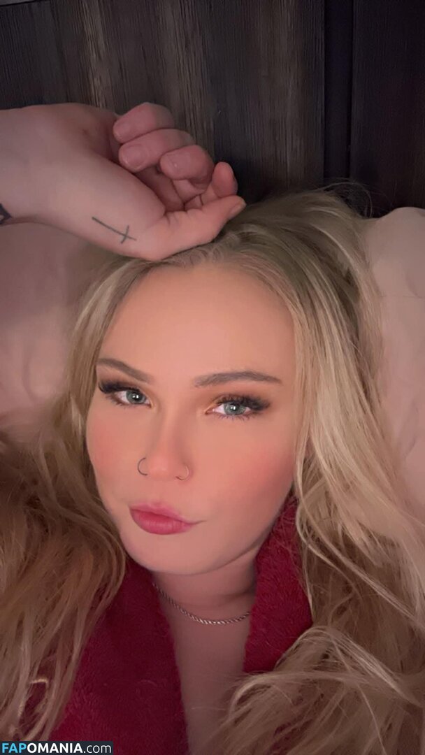 Busty Kristen from Iowa Naken OnlyFans  Läckta Foto #4