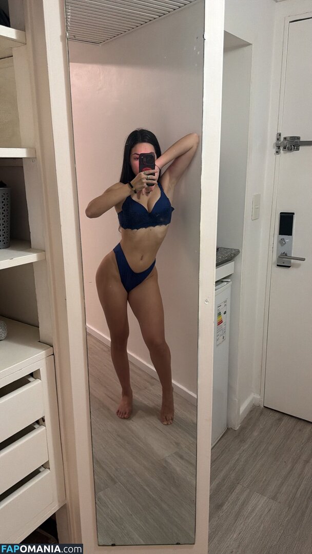 ButtonWhite / ariiwhite / buttonthewhite Naken OnlyFans  Läckta Foto #1
