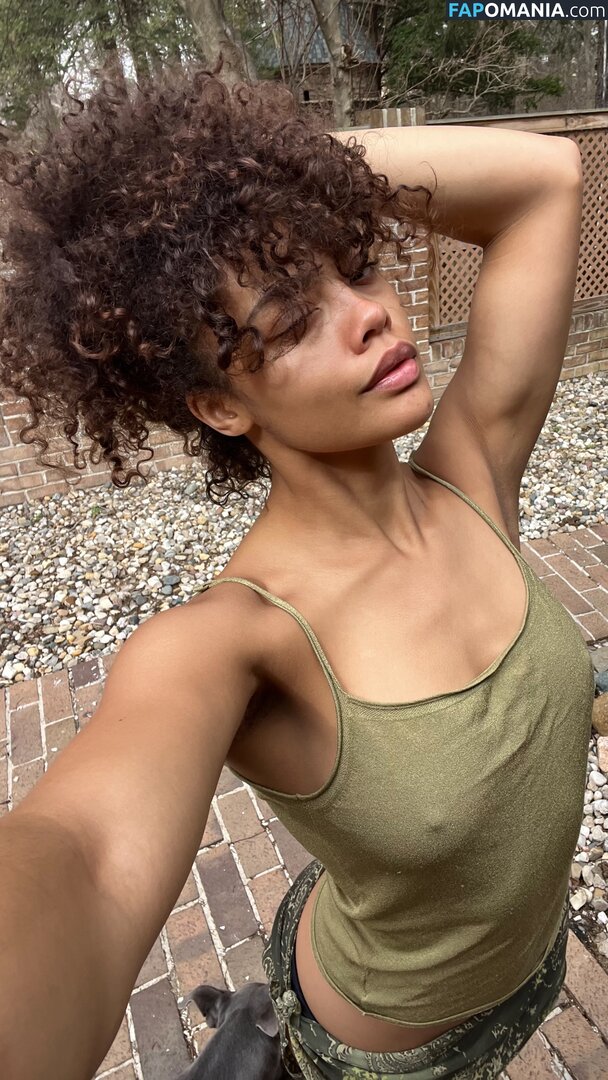 Caitlyn Mwenifumbo / bby_cai / bbycai_ / caitlyn angenile Naken OnlyFans  Läckta Foto #4