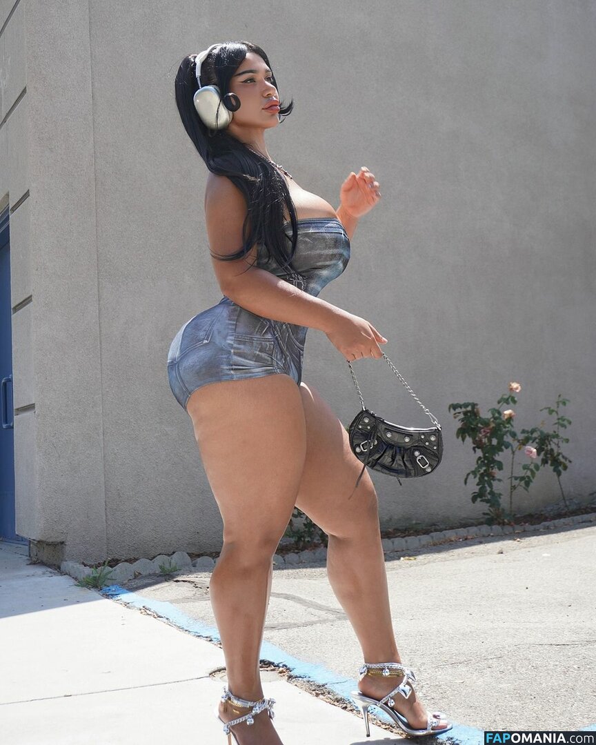 Carmela Habibi / carmelahabibi / carmellaxo / littlemisslibrarian Naken OnlyFans  Läckta Foto #46
