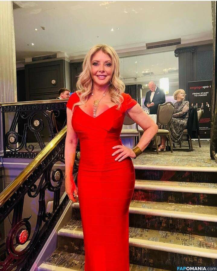 Carol Vorderman Naken OnlyFans  Läckta Foto #7
