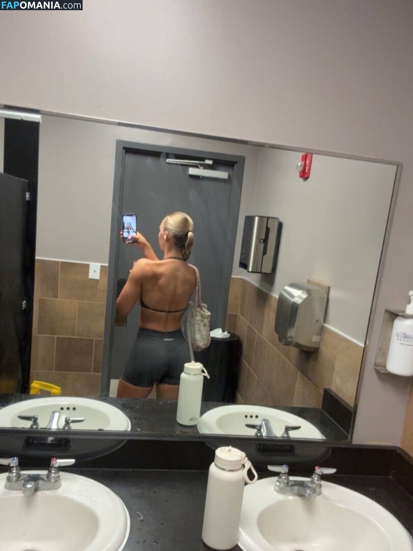 Carys Abbott / carysabbott / caryyss Naken OnlyFans  Läckta Foto #1