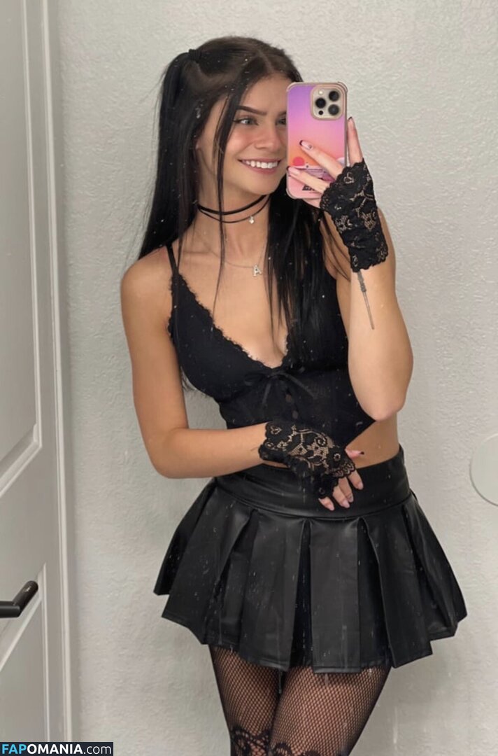 Cassiana Pozzi / cassianapozzi Naken OnlyFans  Läckta Foto #4