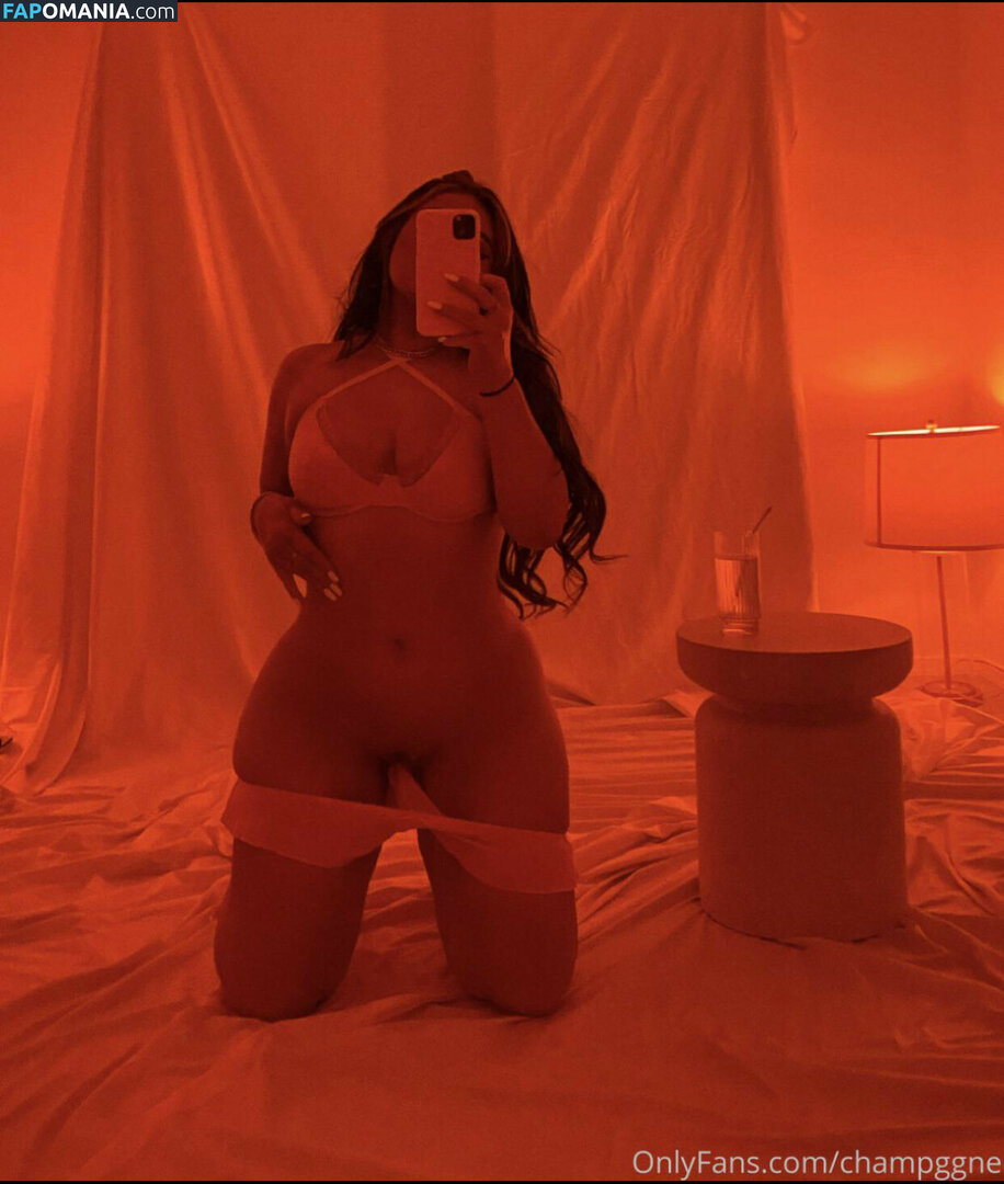 Champagne / Champggne Naken OnlyFans  Läckta Foto #2