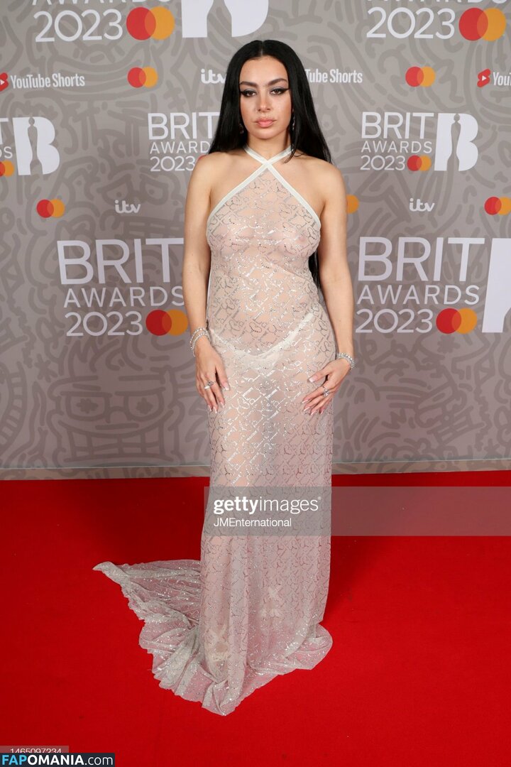 Charli XCX / charli_xcx / charlignarly / charlixcx / https: Naken OnlyFans  Läckta Foto #83