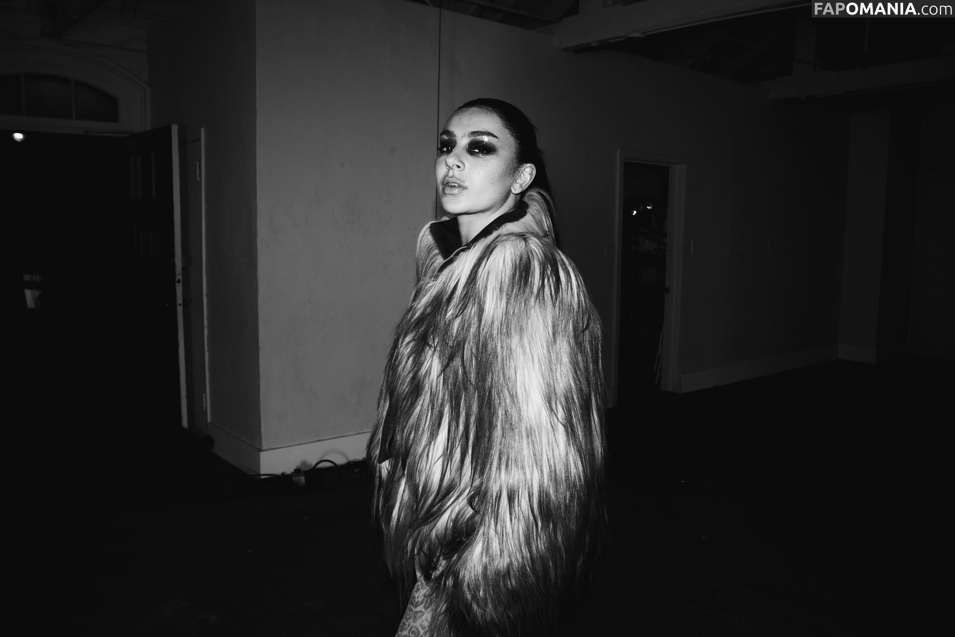 Charli XCX / charli_xcx / charlignarly / charlixcx / https: Naken OnlyFans  Läckta Foto #1280