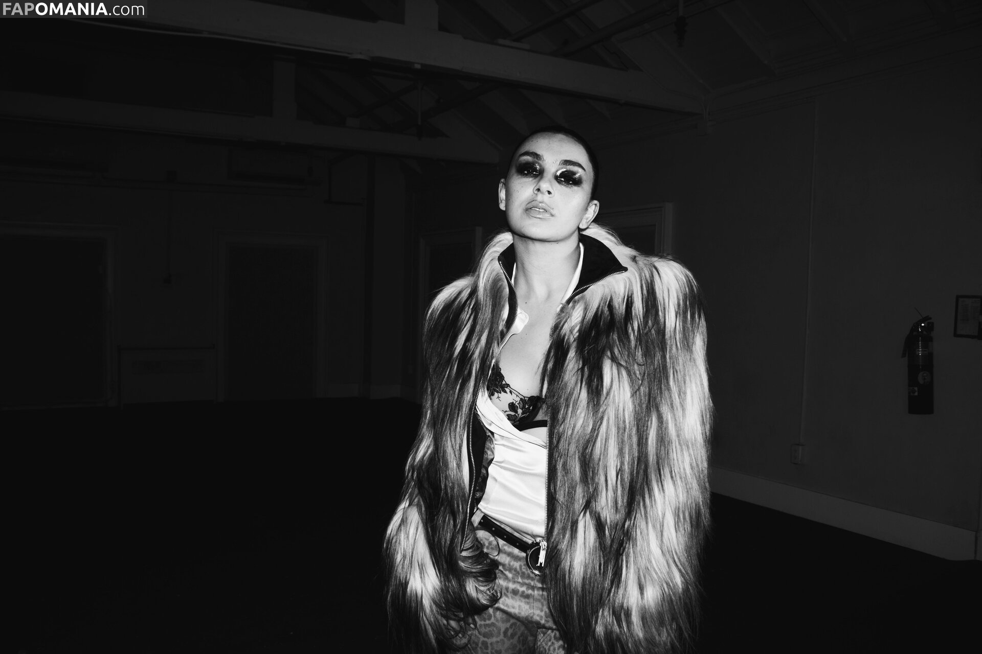 Charli XCX / charli_xcx / charlignarly / charlixcx / https: Naken OnlyFans  Läckta Foto #1281