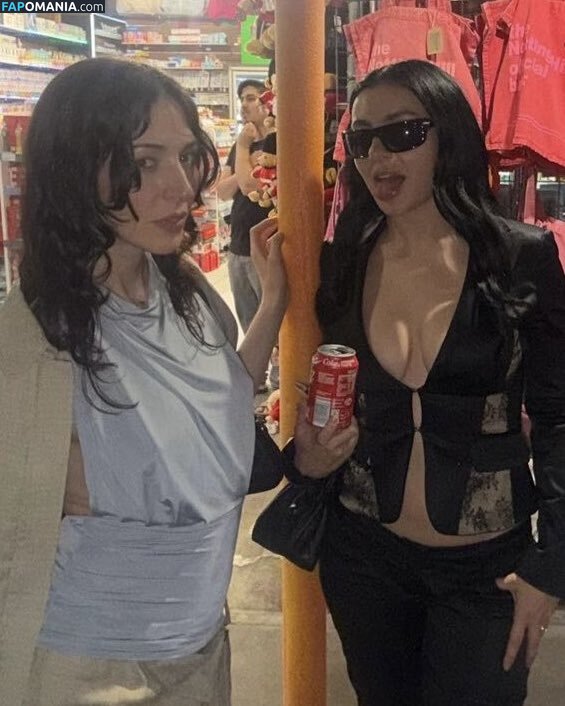 Charli XCX / charli_xcx / charlignarly / charlixcx / https: Naken OnlyFans  Läckta Foto #1288