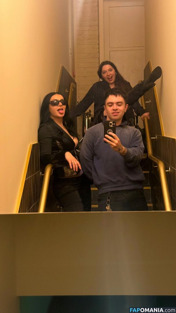 Charli XCX / charli_xcx / charlignarly / charlixcx / https: Naken OnlyFans  Läckta Foto #1296