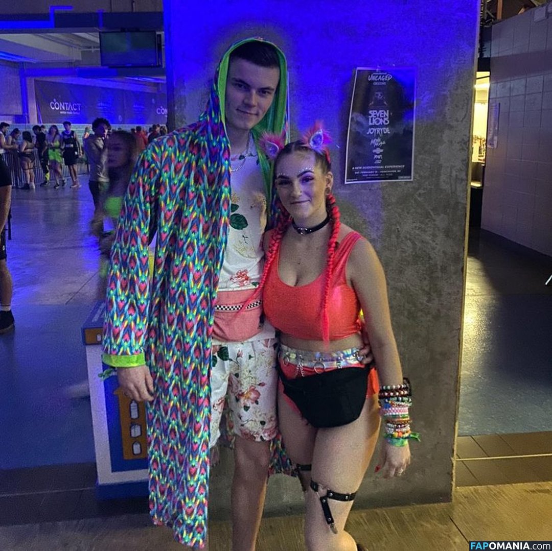 Chloe Moniz / ravemumma Naken OnlyFans  Läckta Foto #3