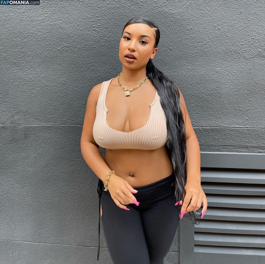 chloecvlogs / chloexchanel / https: Naken OnlyFans  Läckta Foto #7