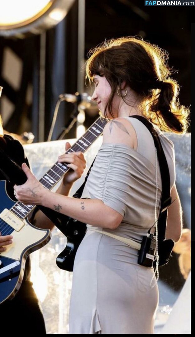 Claire Cottrill / Clairo Naken OnlyFans  Läckta Foto #1