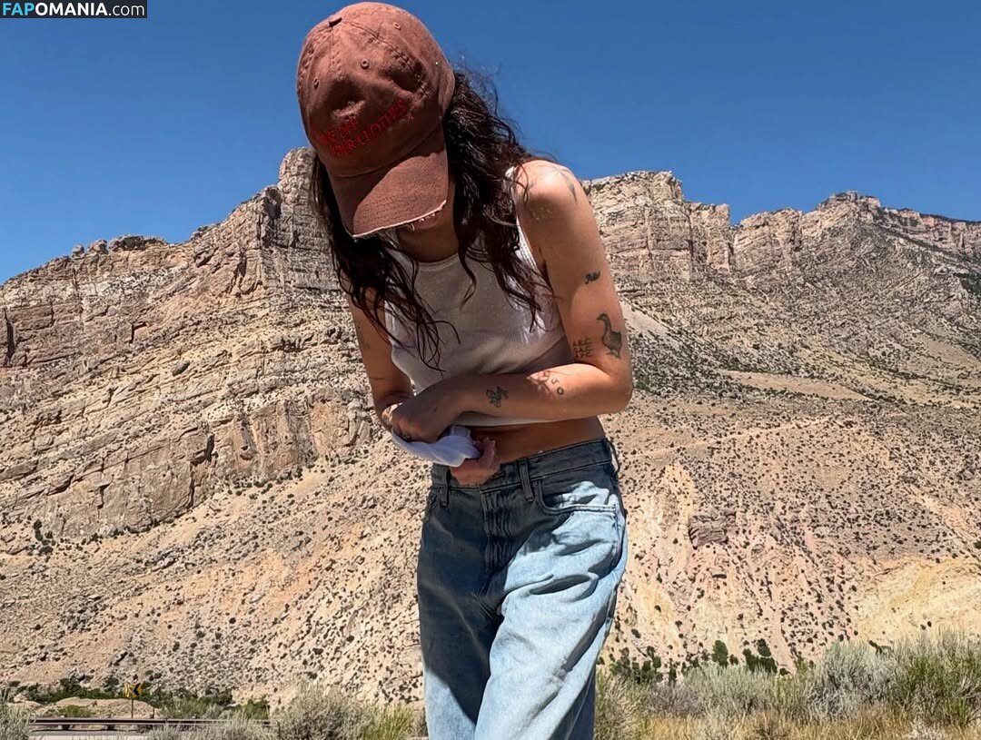 Claire Cottrill / Clairo Naken OnlyFans  Läckta Foto #77