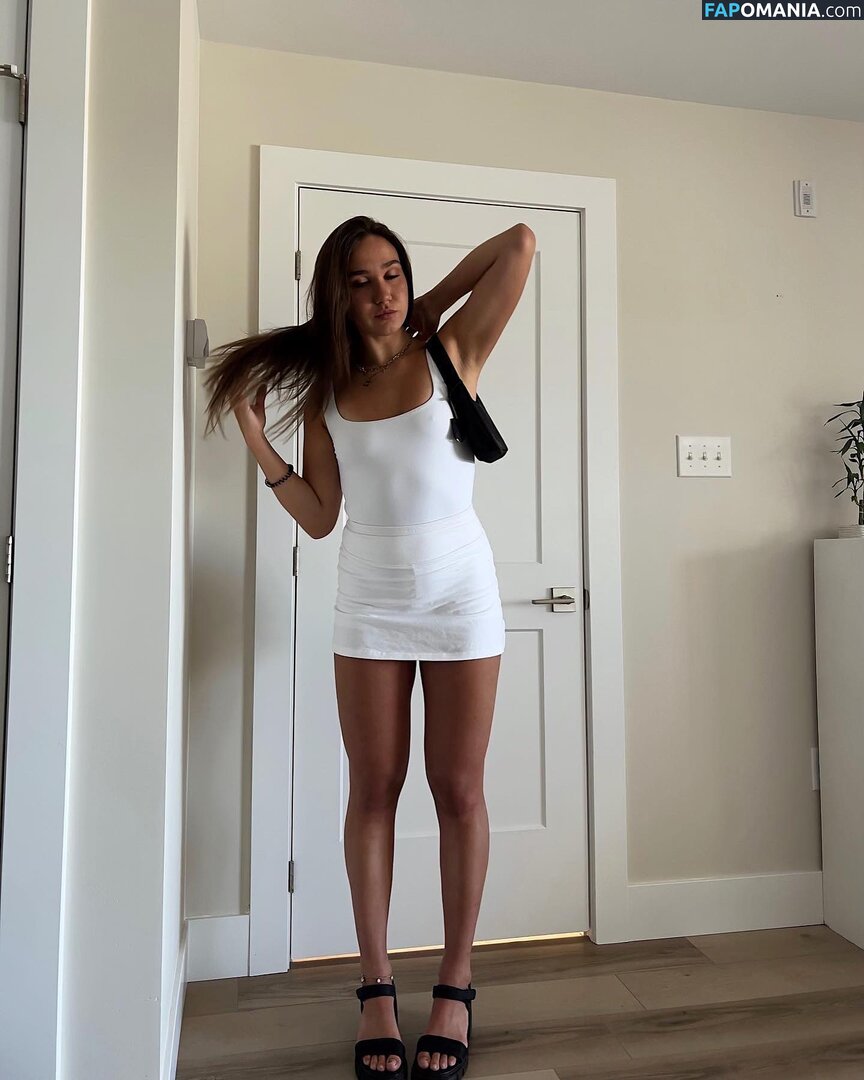 Courtney Sarault / court_sarault / courtsarault / https: Naken OnlyFans  Läckta Foto #40