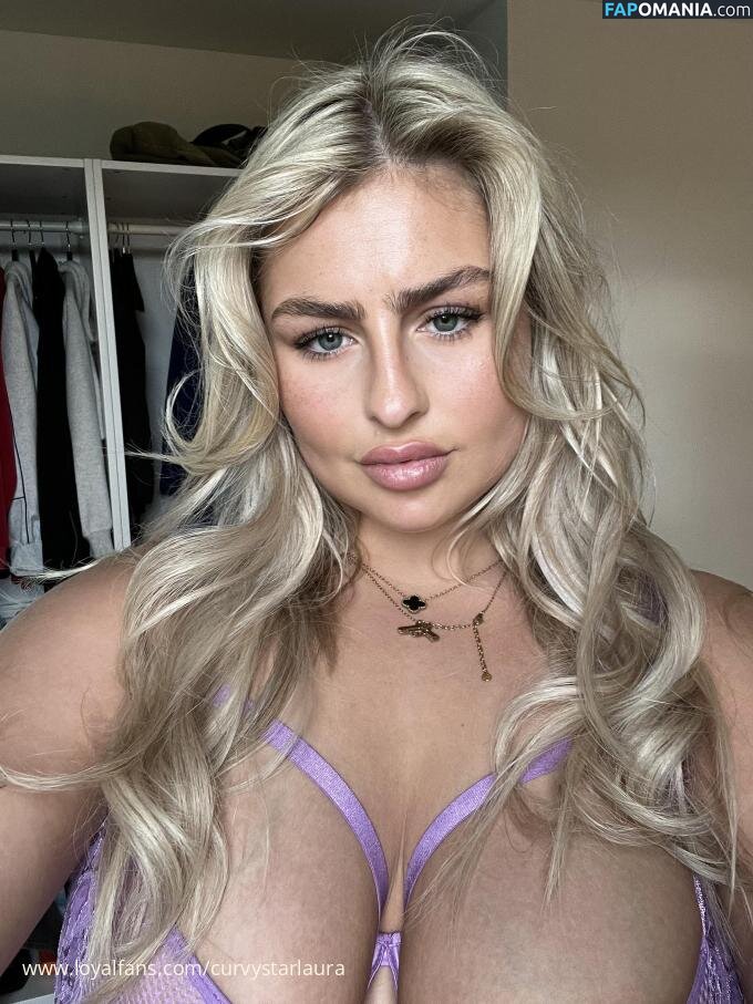 Curvy Star Laura Naken OnlyFans  Läckta Foto #3