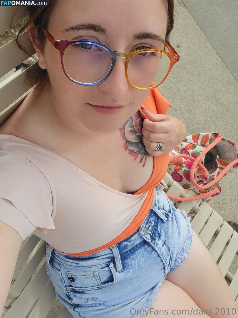 dani-2010 / dani_j2010 Naken OnlyFans  Läckta Foto #1