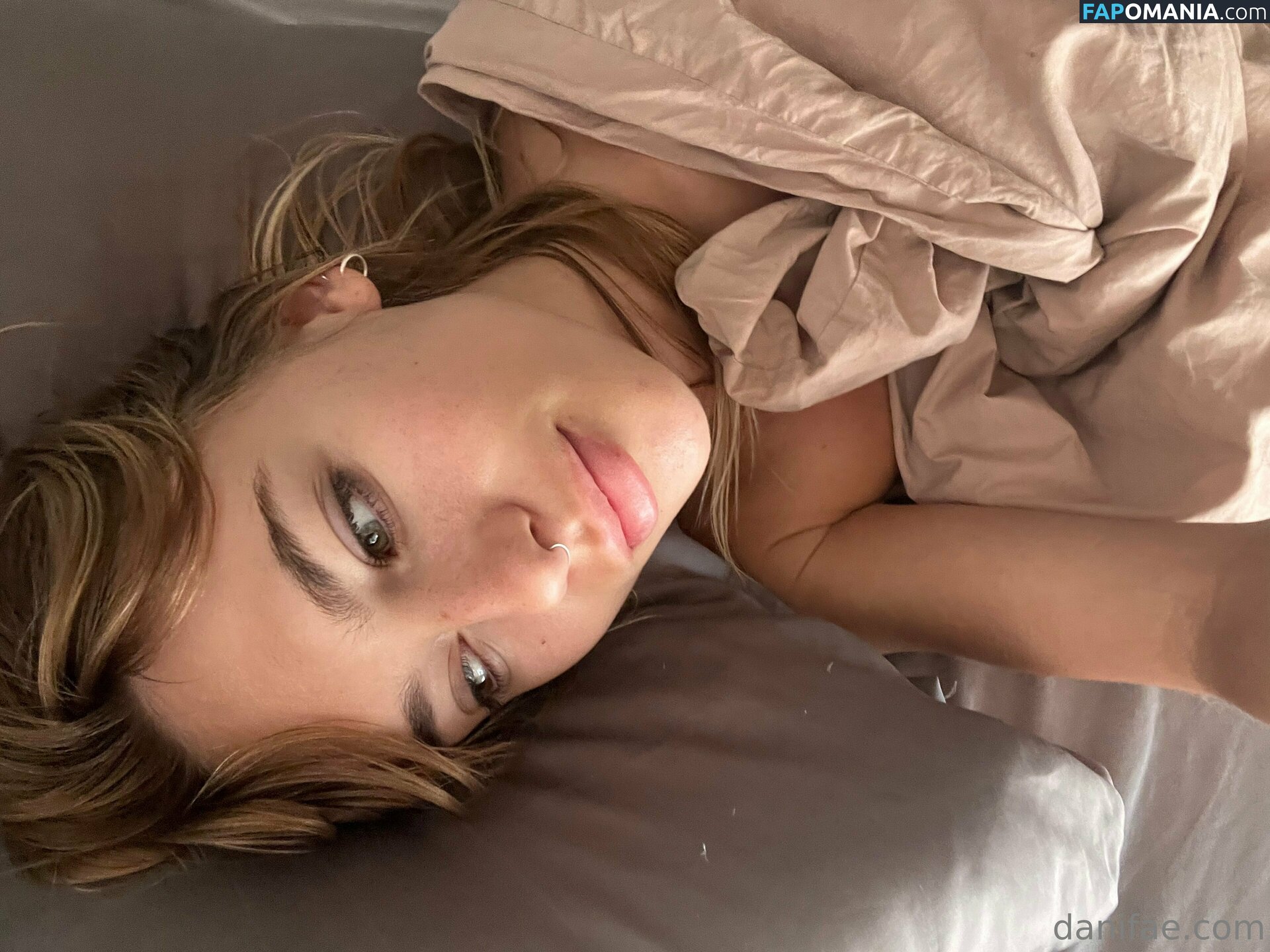 Dani Fae / DaniFae / GlitteringBat6 / TheDanii / daniandsebastian / itsdanifae Naken OnlyFans  Läckta Foto #42