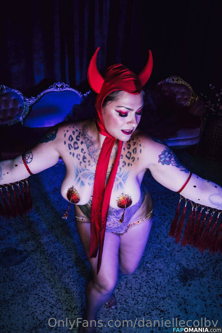 Danielle Colby Naken Läckta Foto #67