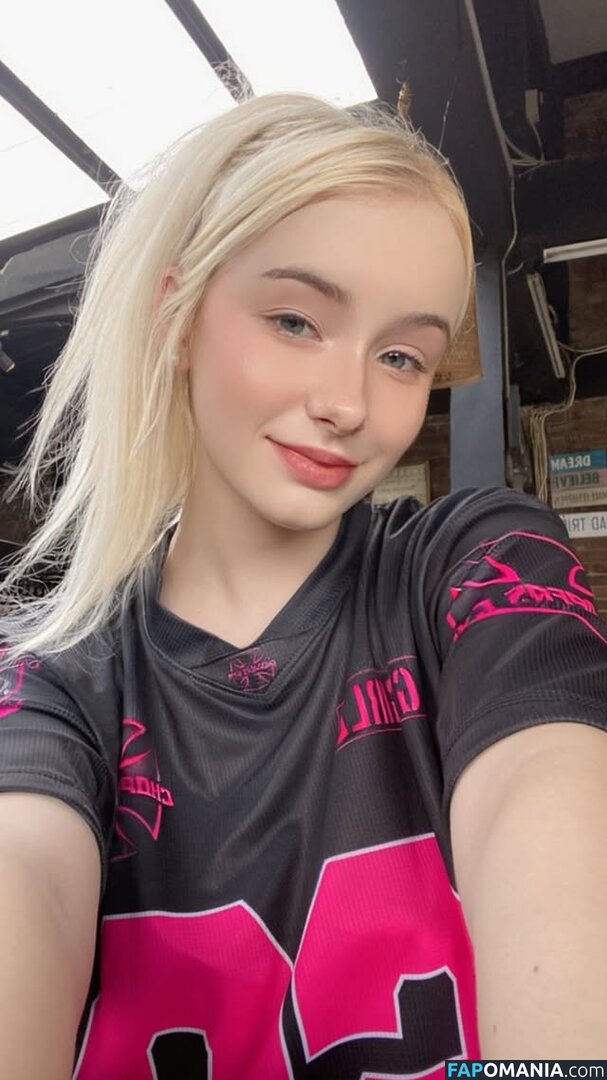 BuleBarbie / Dasha Gartman / bulebarbie_official Naken OnlyFans  Läckta Foto #1