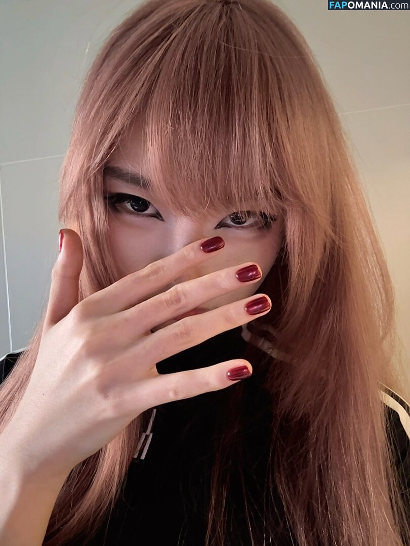 Daturakisses / Sacha Wang Naken OnlyFans  Läckta Foto #5