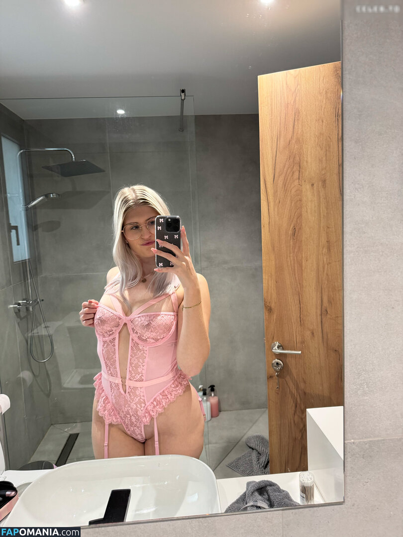 Blondieemiliaa / deineemilia / deinkleineemilia Naken OnlyFans  Läckta Foto #7