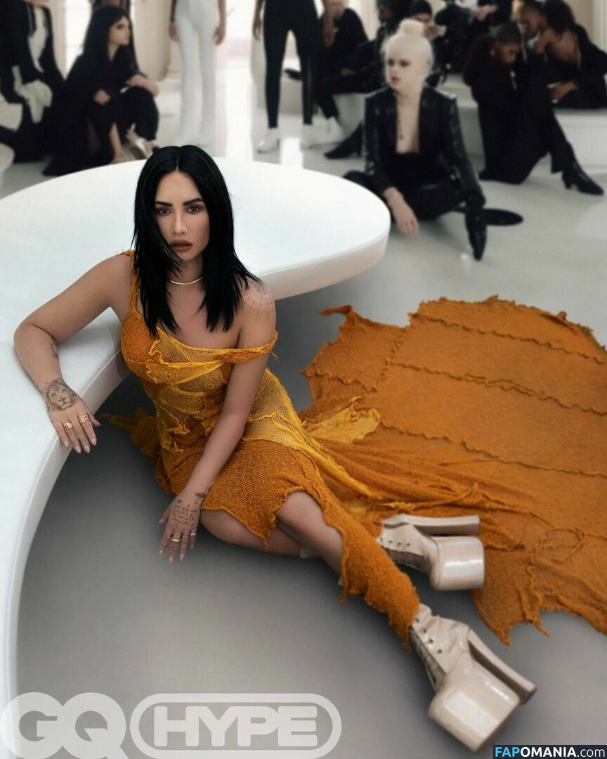 Demi Lovato Naken Läckta Foto #53