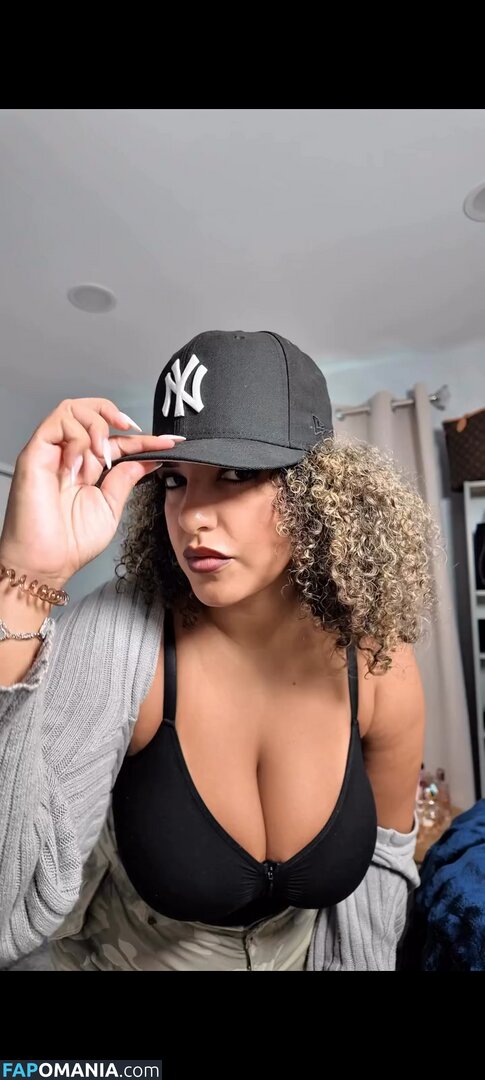Drivewithisabella Naken OnlyFans  Läckta Foto #2