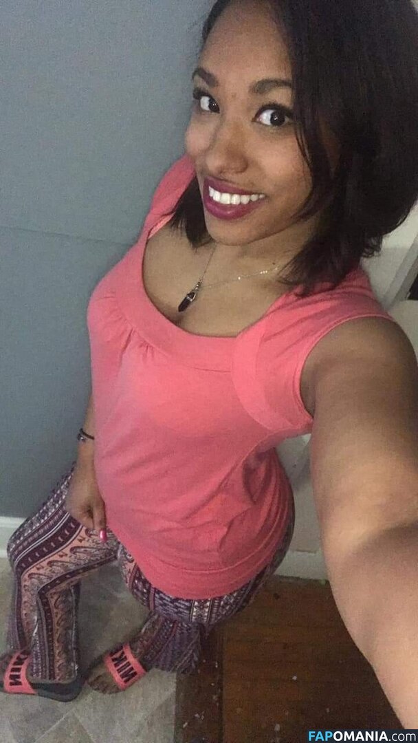 Elaynah Naken OnlyFans  Läckta Foto #1