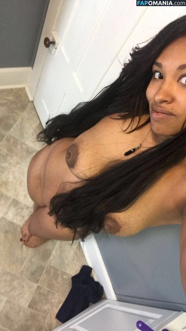 Elaynah Naken OnlyFans  Läckta Foto #13