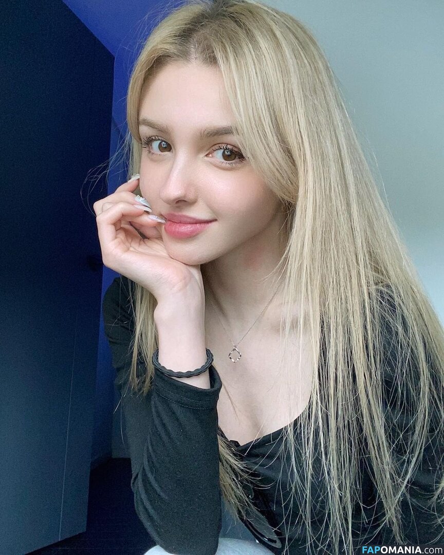 Elina Karimova / elina_4_22 Naken OnlyFans  Läckta Foto #17