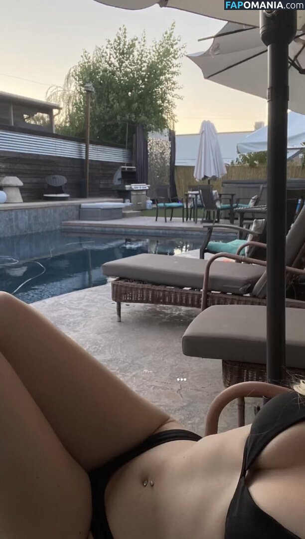 Elissa Beck / elissaaa.beck / elissabeck / pr1ncessviolet Naken OnlyFans  Läckta Foto #4