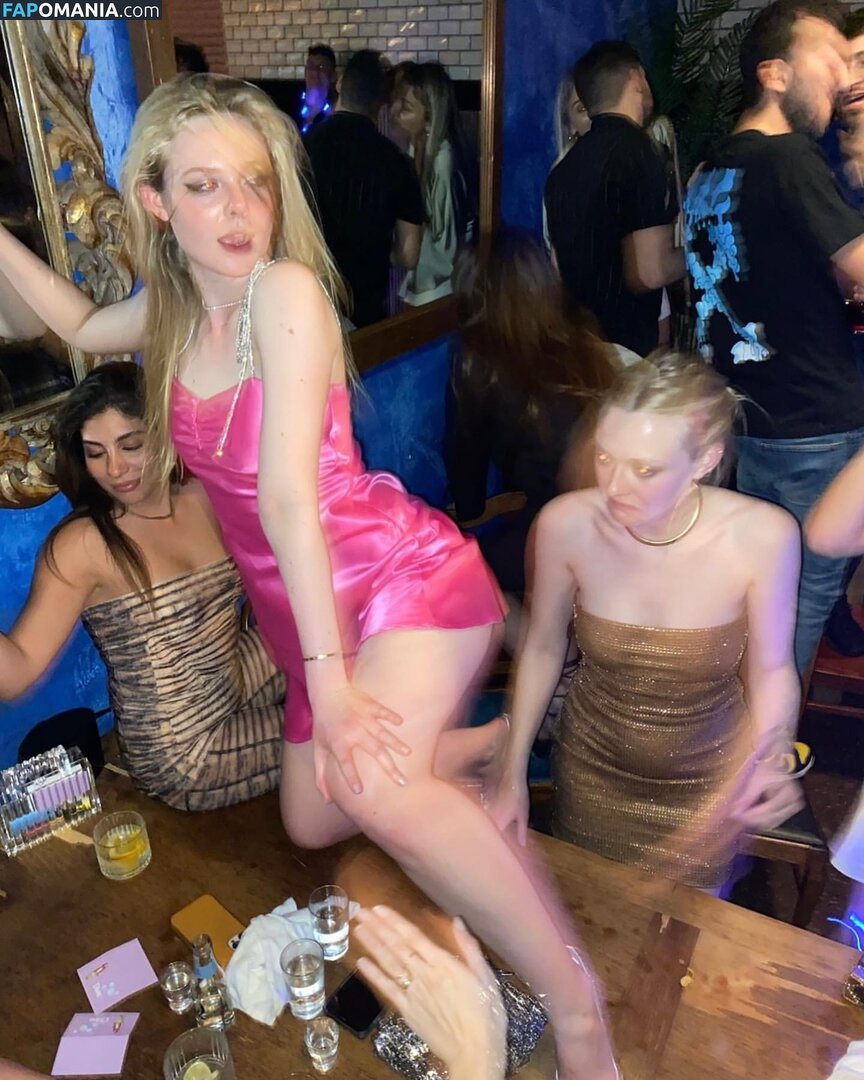 Elle Fanning / ellefanning Naken OnlyFans  Läckta Foto #89