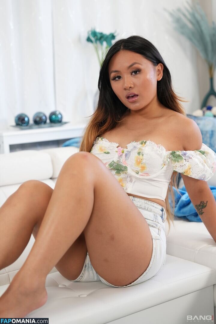 Elle Voneva / Phoebe Kalib / PhoebeKalib Naken OnlyFans  Läckta Foto #5