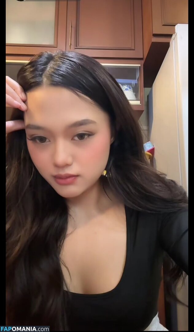 Ellesyanamira / PrincessEllesya Naken OnlyFans  Läckta Foto #1