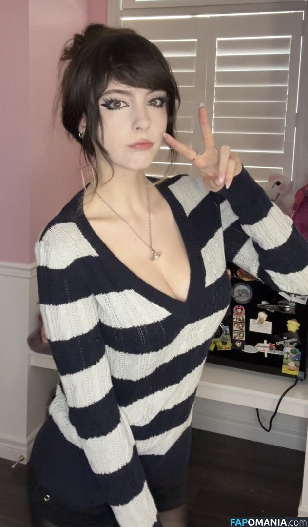 __emiki / em098 / emik28 / emiki / emiki28 / ilovekitties.28 Naken OnlyFans  Läckta Foto #3