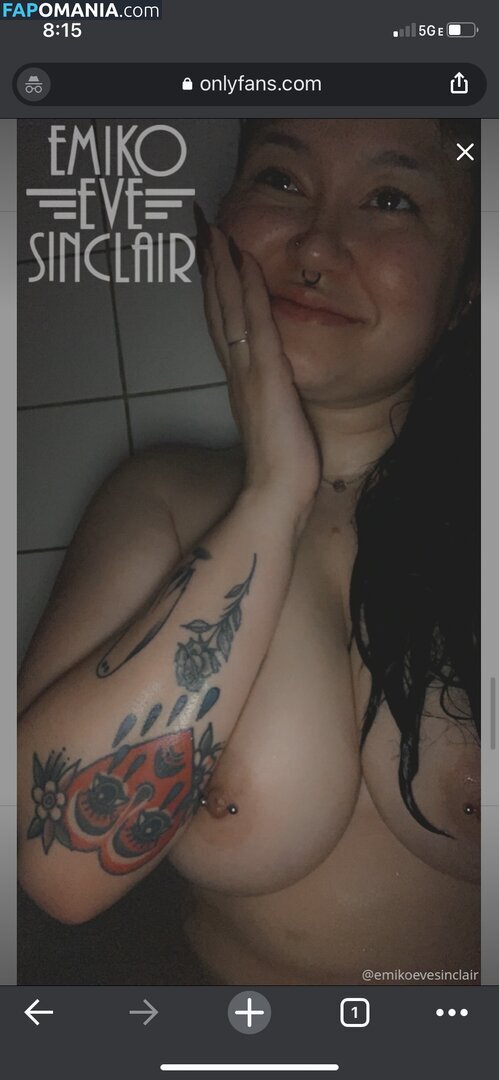 emikoevesinclair / katherine hershey / katie hershey / katieemiko3 / twitchywitchygoth Naken OnlyFans  Läckta Foto #7
