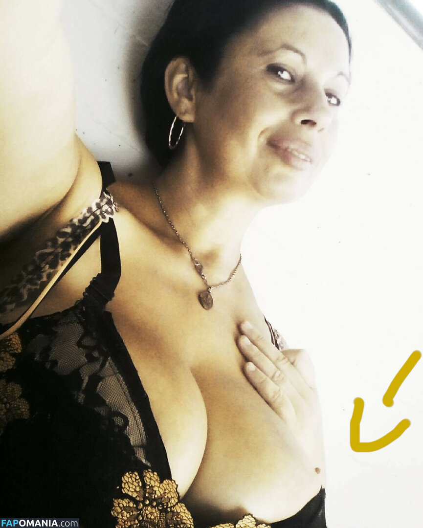 Emilia Di Giovanni / falena1971 Naken OnlyFans  Läckta Foto #1