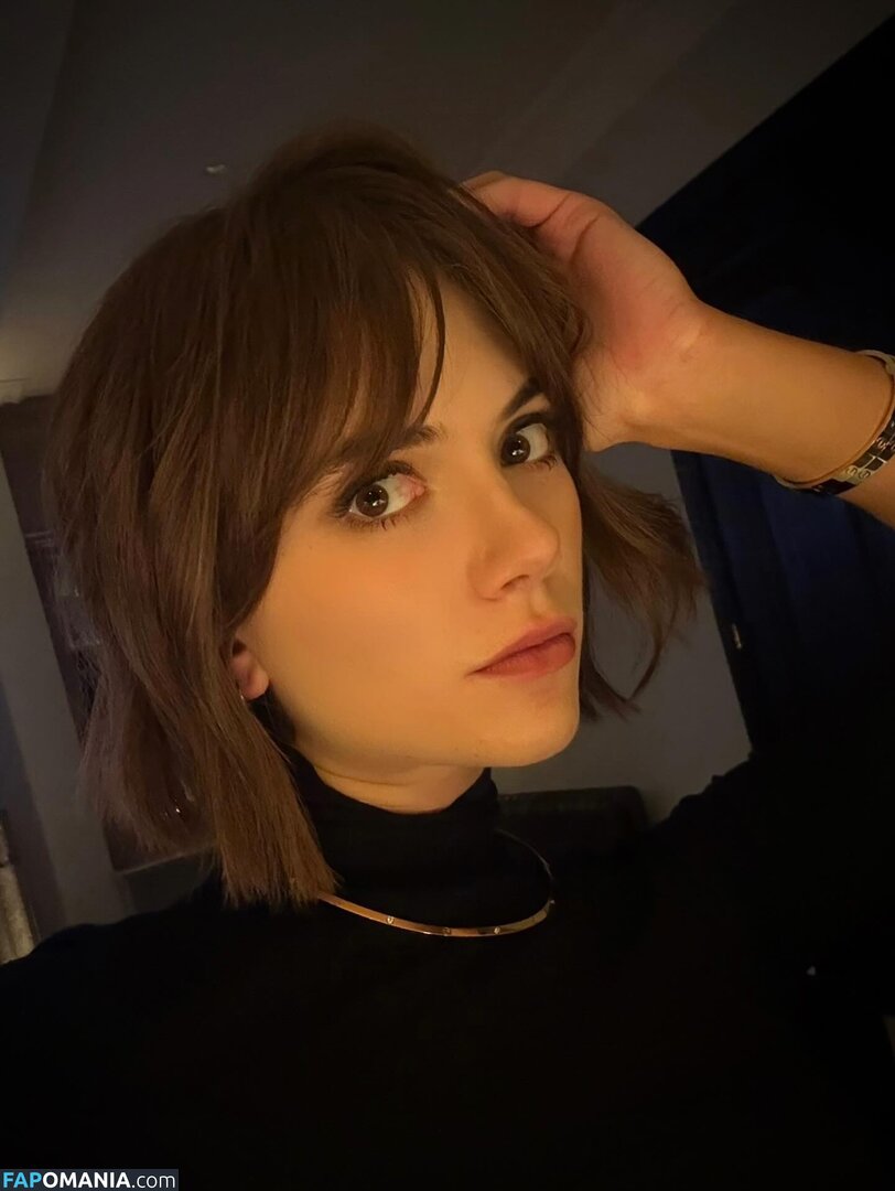 Emilia Jones Naken OnlyFans  Läckta Foto #25